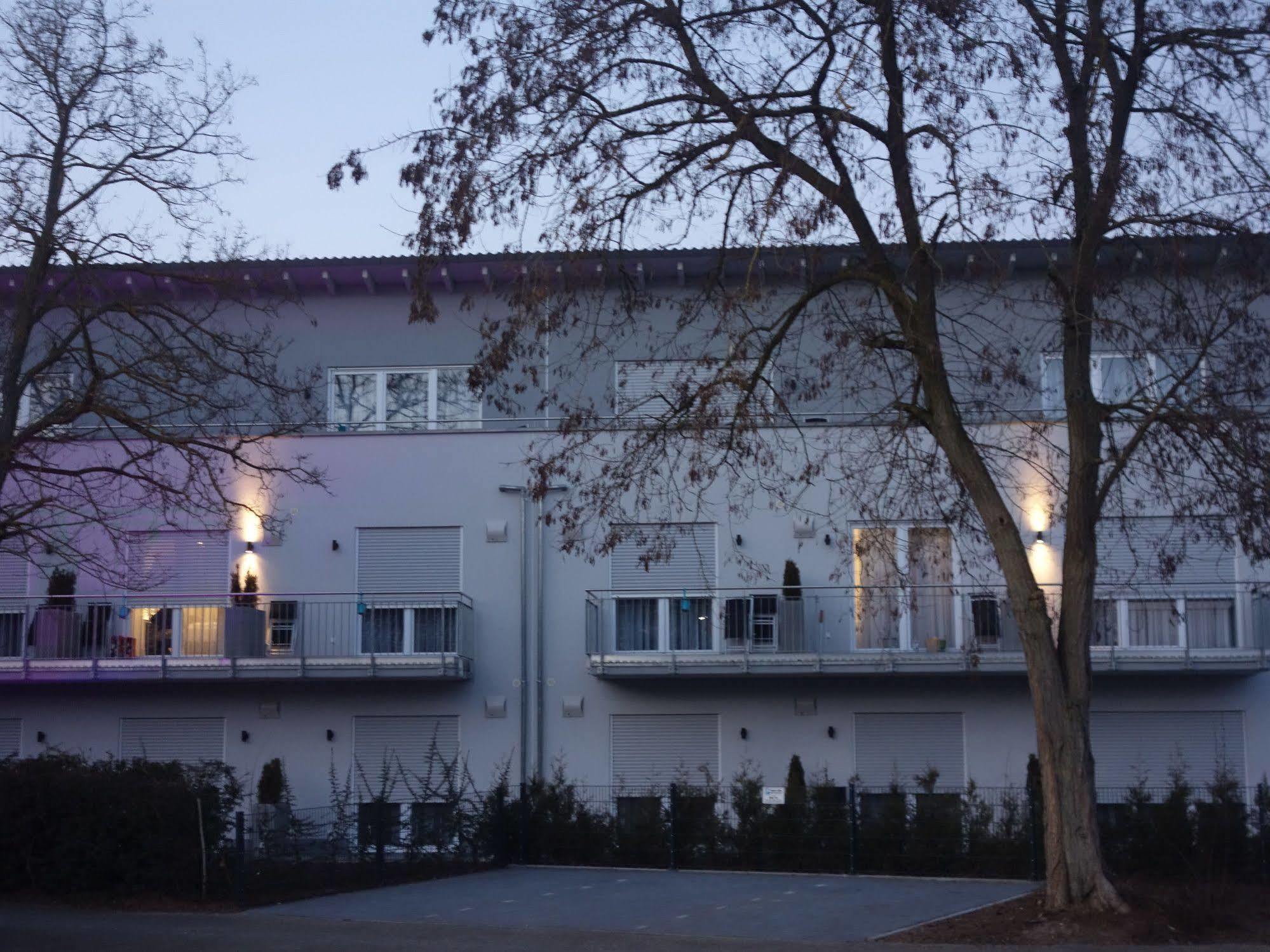 Отель Victoria Living Jockgrim Экстерьер фото